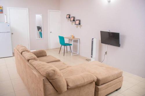 Amazing 2-Bedroom Apt Sleeps 3 Warm & Cosy in 波特斯村