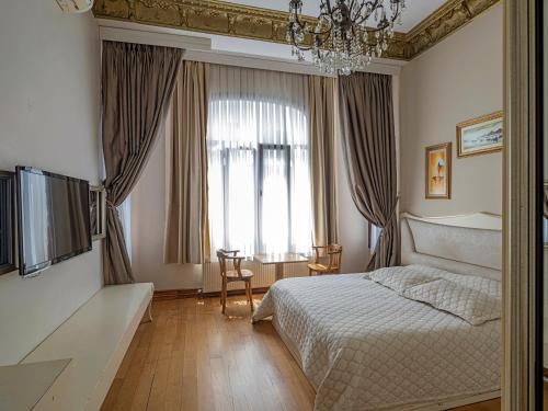 Two-Bedroom Suite image 10