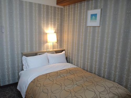 Semi Double Room - Non-Smoking