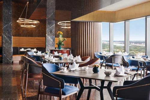 409163698 Shangri-La Nanning - The tallest hotel worldwide in Shangri-La Group
