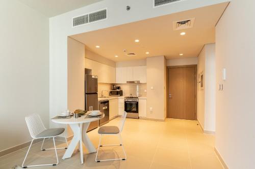 Harbour Gate Tower 1 - 1BR Apartment - Allsopp&Allsopp - image 6