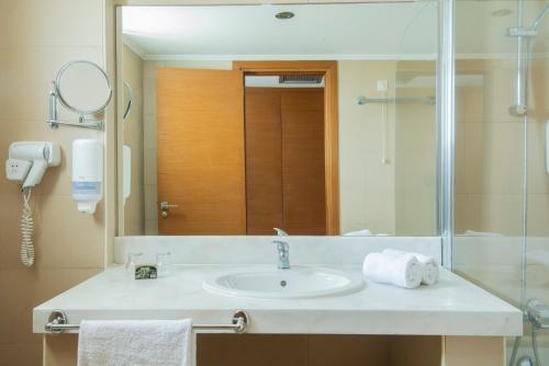 Sentido Asterias Beach Resort - image 9