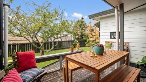 Roseville - Snells Beach Holiday Home