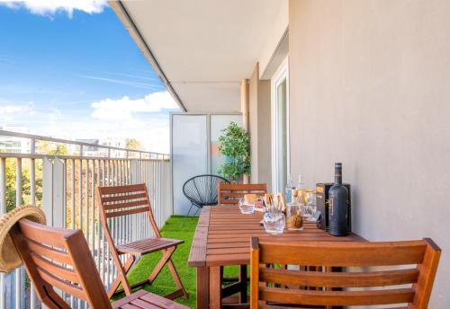 CAOPEO - Top Hôte Paris - 8 personnes Balcon Parking