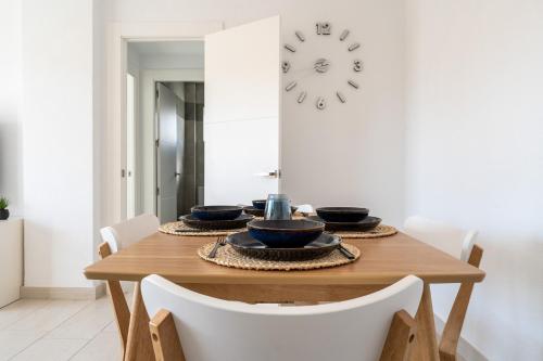 Two-Bedroom Apartment room in Sea view 2 bedroom apartment 2 min away from the beach