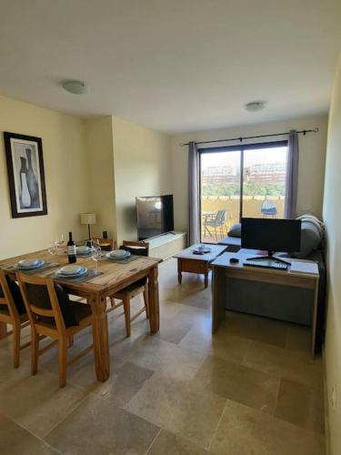 Duquesa 2 bed with sea and golf views and 5 pools, Manilva (Foto 6)