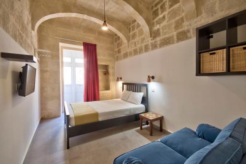 Old Lodge One Bedroom Apartment by Vallettastay Room Type - One-Bedroom Apartment