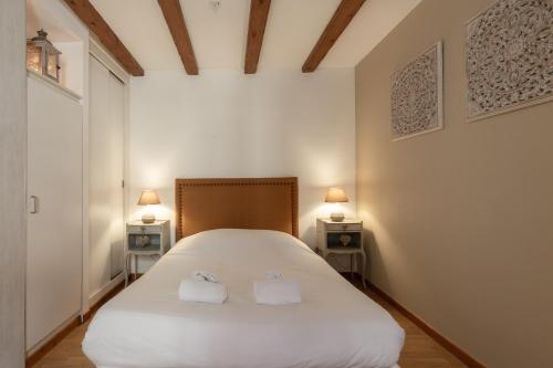 One-Bedroom Apartment image 5