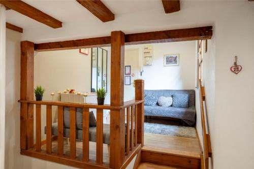 One-Bedroom Apartment image 3