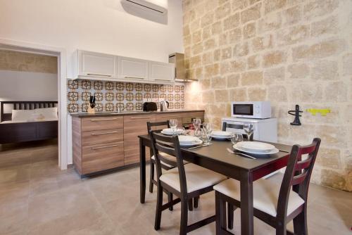 Old Lodge Apartment 3 by Vallettastay, La Valletta (foto 6)