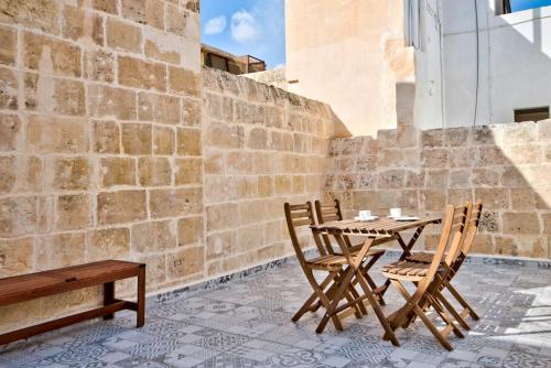 Old Lodge Apartment 3 by Vallettastay, La Valletta (foto 9)