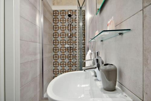 Old Lodge Apartment 3 by Vallettastay, La Valletta (foto 11)