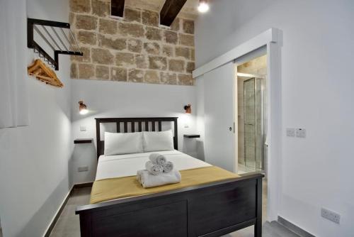 Old Lodge Studio 5 by Vallettastay, Valletta (photo 9)