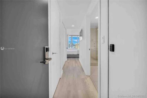 Studio apartment with an incredible view - 908B in Hallandale Beach, USA
