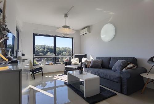 One-Bedroom Apartment image 10