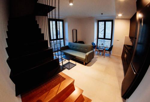 . Apartamentos Plaza de España 6