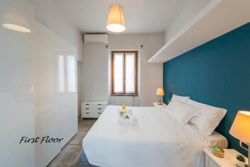 Heart Centre Milan Navigli 3 Levels Apartment, Milan