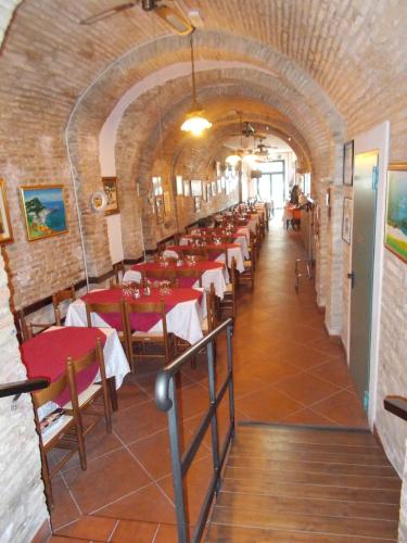 Étterem, Pensione Delfino Azzurro in Loreto