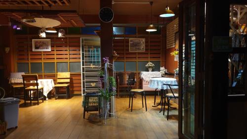 リトル ゲスト ハウス ホテル (Little Guest House Hotel) in チャーンプアック
