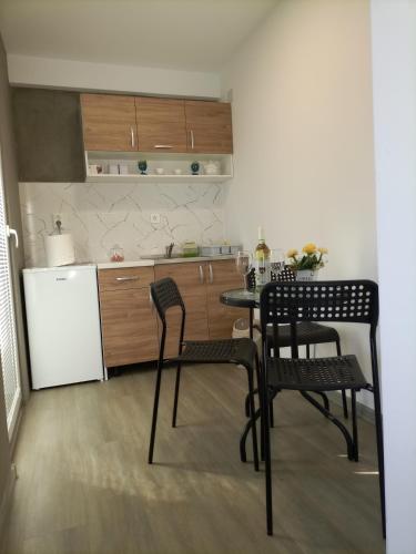 Finesi Apartments 2 in أوهريد
