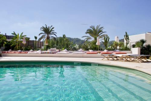  La Pandilla Ibiza, Pension in Sant Francesc de sEstany