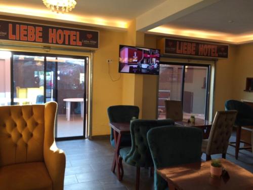 Общая зона отдыха/ТВ, LIEBE HOTEL in Яунде