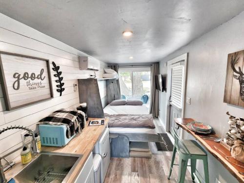 The Container Retreat @ 290 Wine Trail #6 Enjoy nature! in Stonewall (TX)
