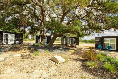 The Container Retreat @ 290 Wine Trail #6 Enjoy nature! in Hye, USA