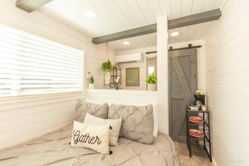 The Container Retreat @ 290 Wine Trail #9 Get away today! in Stonewall (TX)