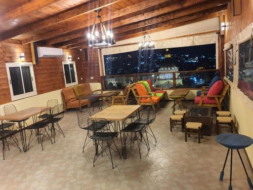 مطعم, Seedi Yousef Hostel & Cafe in الناصرة