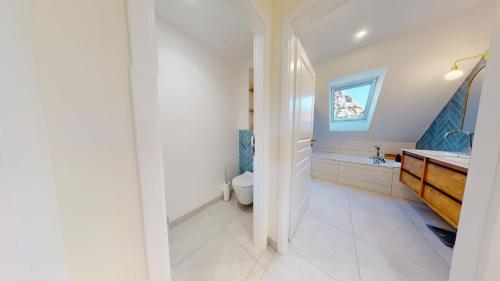 ห้องน้ำ, Appartements Le Tilleul de la Vallée Noble (Appartements Le Tilleul de la Vallee Noble) in รูฟัค