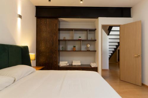 2 bedrooms, 4 beds