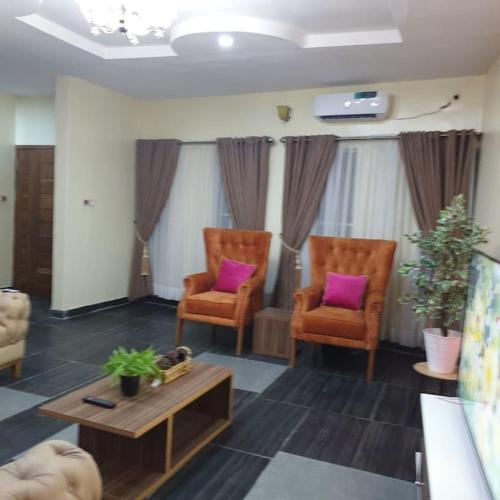 ORCHID House  Orchid Road  Lekki  Stylish 3BDR Terrace Duplex Free WiFi DSTV - image 3
