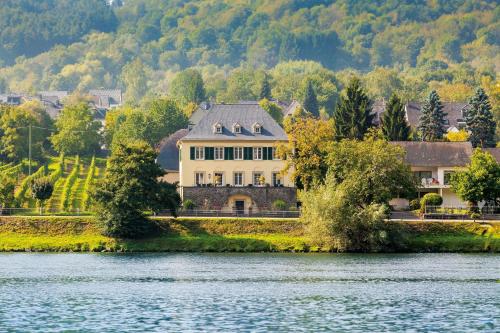 B&B Bernkastel-Kues - Wein- und Landhaus S A Prüm - Bed and Breakfast Bernkastel-Kues