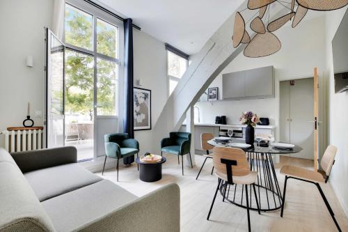 Modern Home Near the Eiffel Tower w a Terrasse - Location saisonnière - Paris