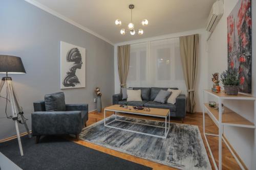 M - Square Private Rooms 5