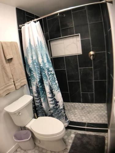 Sporty Mountain & Lake View 3rd Floor Studio in Big Sky, USA