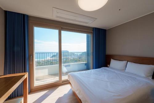 Deluxe Double Room with Sea View