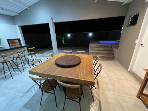 Casa Flora - Jacuzzi exclusiva e conforto absoluto a 10 quadras da praça central, Bonito (foto 4)