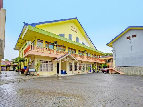 OYO 2708 Hotel Kemuning Syariah