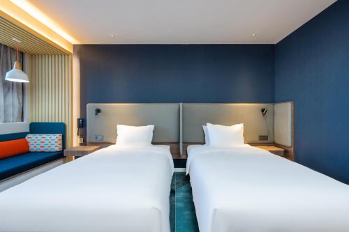 409338397 Holiday Inn Express Xinji City Center by IHG