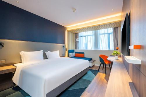 409338436 Holiday Inn Express Xinji City Center by IHG
