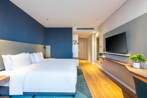 409338489 Holiday Inn Express Xinji City Center by IHG