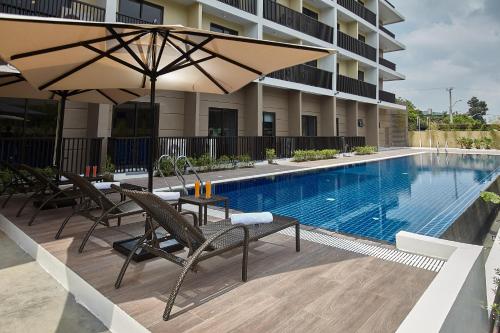 Swimming pool, Quest Hotel Tagaytay in Tagaytay