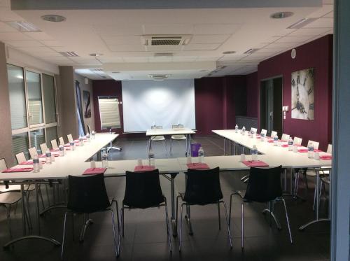 The Originals City Hôtel des Lys Dreux (Inter-Hotel) - main image