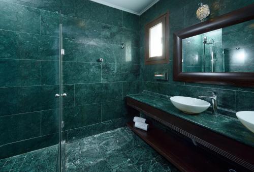 Mediterranean Village Hotel & Spa - image 5