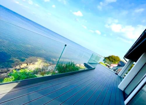 周邊環境, REWA CZTERY PORY ROKU in 雷娃