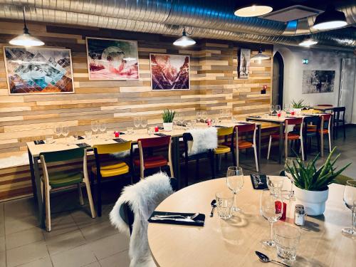 The People Hostel - Les 2 Alpes - image 2