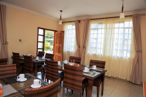 אוכל ומשקאות, Davis Court Nyeri in Nyeri