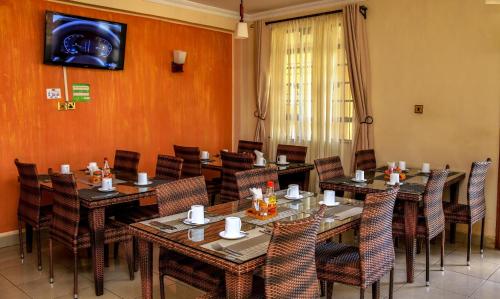 אוכל ומשקאות, Davis Court Nyeri in Nyeri